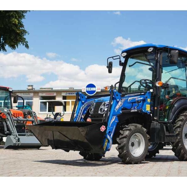 SOLIS S26 HST mit Frontlader und Schaufel